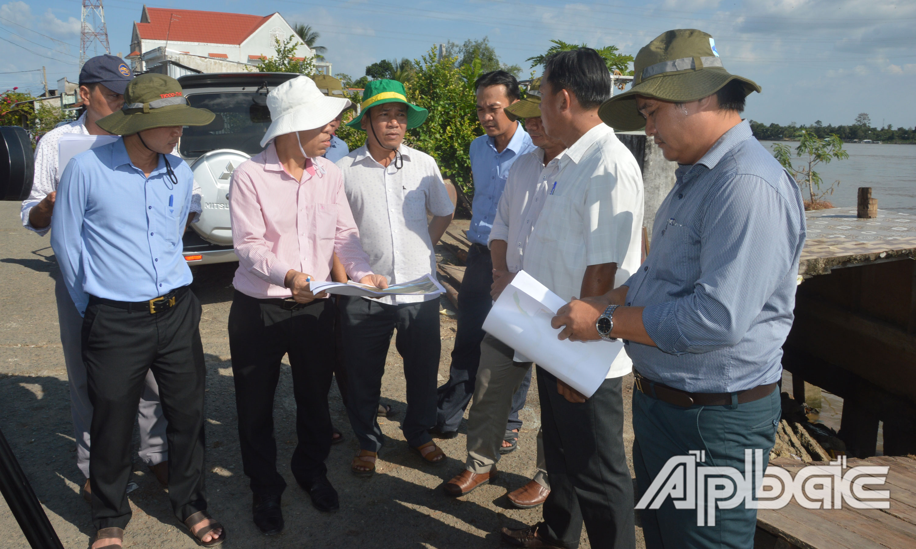 Tiền Giang đang kiến nghị Trung ương hỗ trợ kinh phí để đầu tư xử lý sạt lở tại khu vực này.