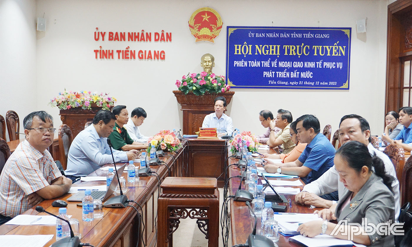 Quang cảnh tại điểm cầu Tiền Giang