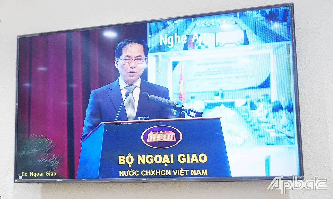 Bộ trưởng Bộ Ngoại giao Bùi Thanh Sơn phát biểu khai mạc 