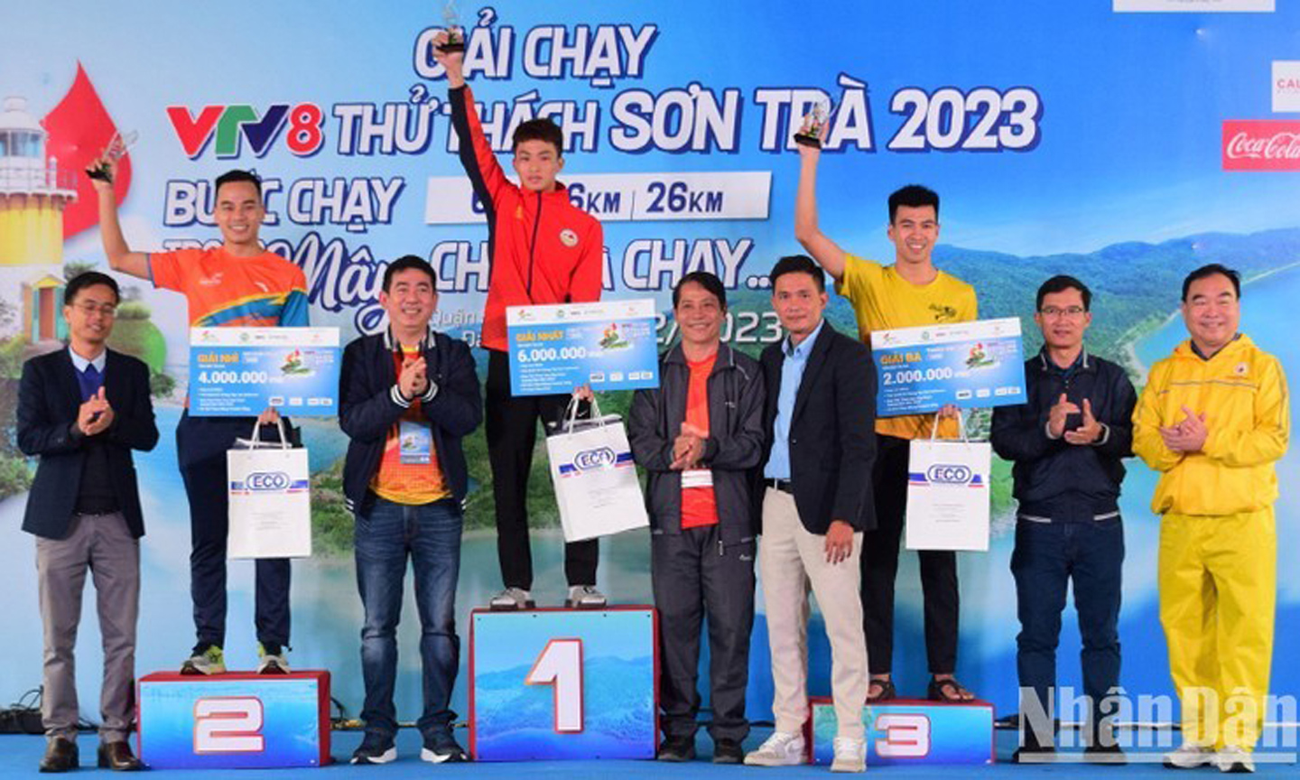 Over 1,500 runners participate in the Son Tra Run Challenge 2023 in Da Nang city (Photo: NDO).