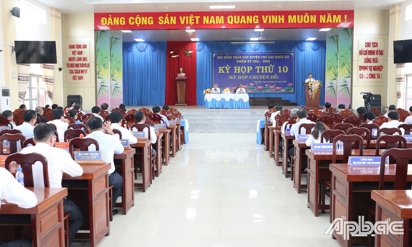 Quang cảnh kỳ họp.