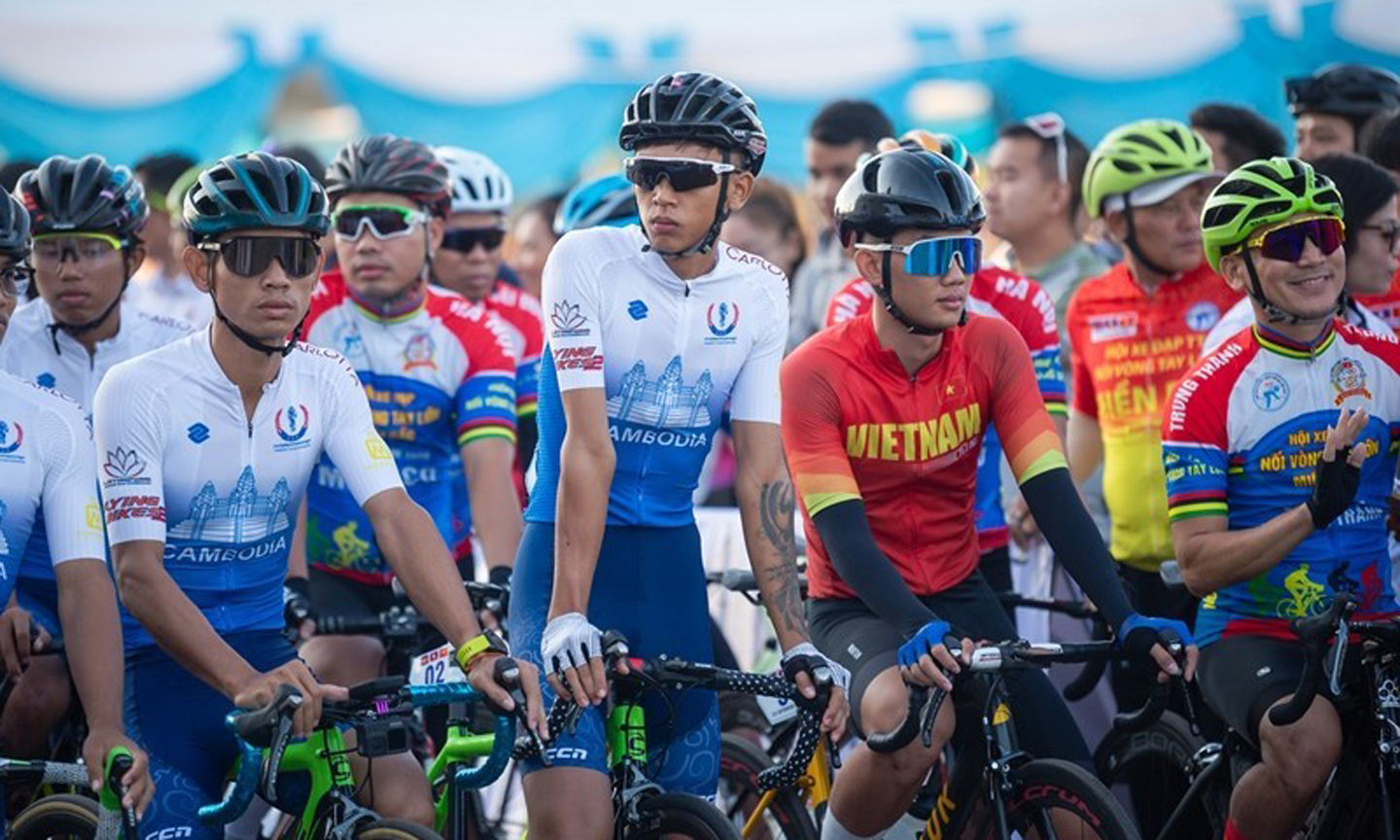 The event attracted the participation of 45 cyclists from the three countries.