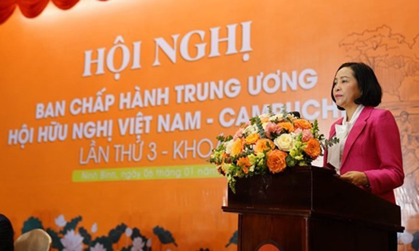 Chairwoman of the Vietnam - Cambodia Friendship AssociationCommittee in Ninh Binh province on January 6. (Photo: VNA).