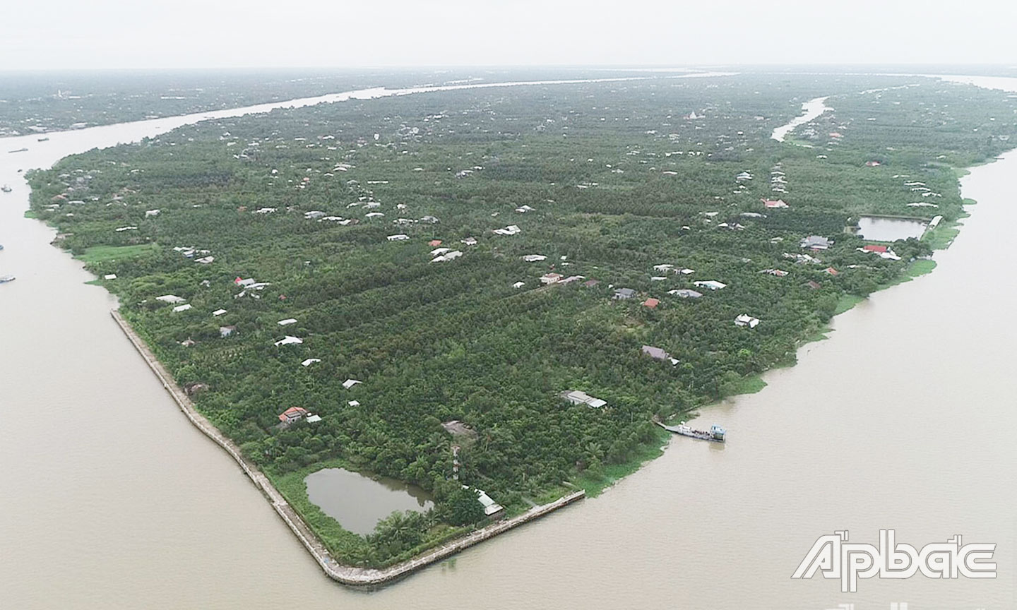 Cù lao Tân Phong  chụp từ trên cao.  Ảnh: t. lâm