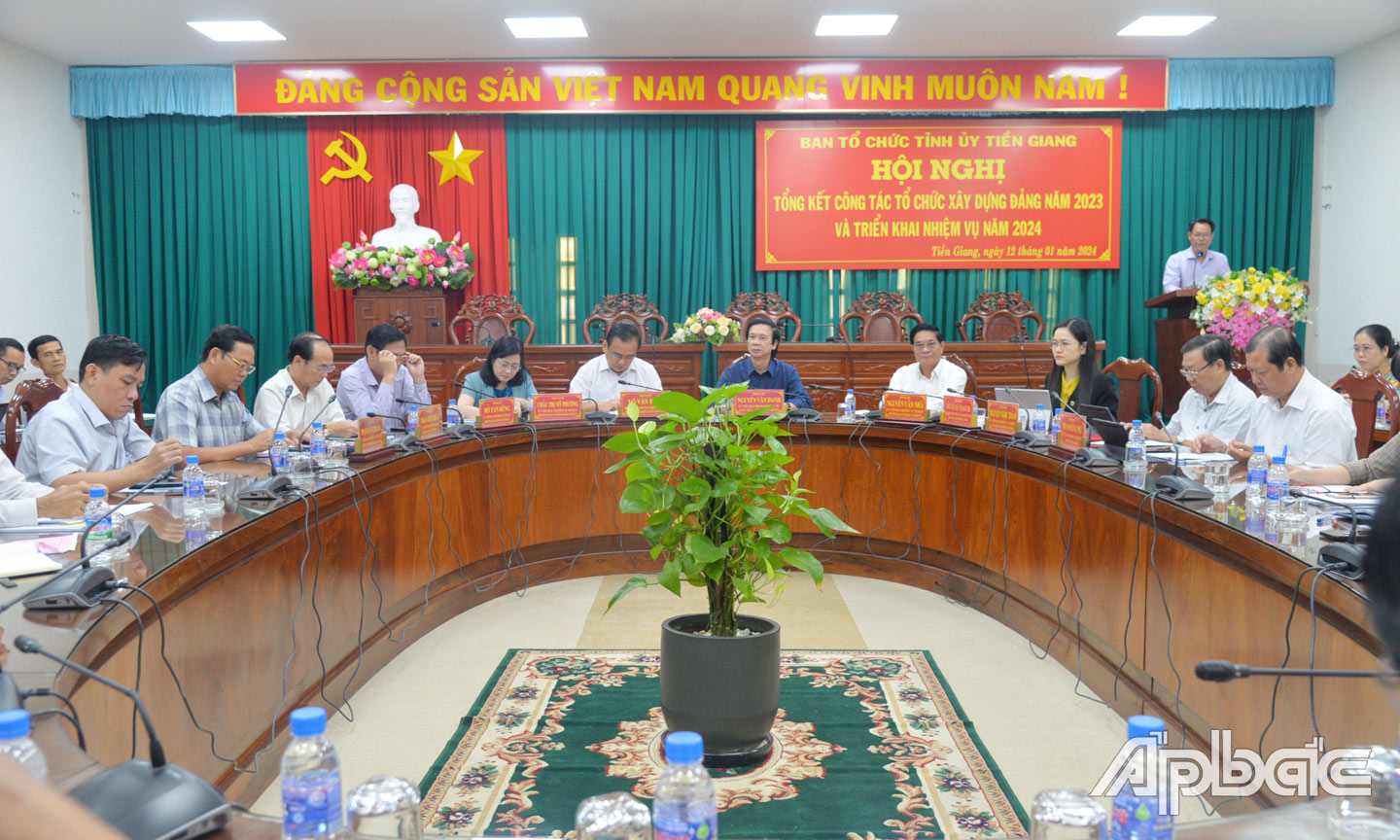 Quang cảnh Hội nghị tổng kết công tác tổ chức xây dựng Đảng năm 2023 và triển khai nhiệm vụ năm 2024.