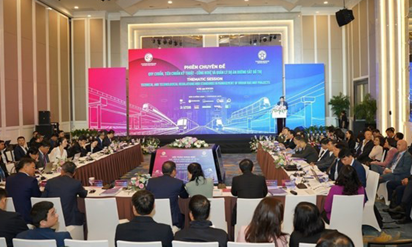 Vice President Vo Thi Anh Xuan (front row, 2nd from right) attends the 19th Summit of the Non-Aligned Movement (NAM), which opened in Kampala, Uganda, on January 19. (Photo: VNA).