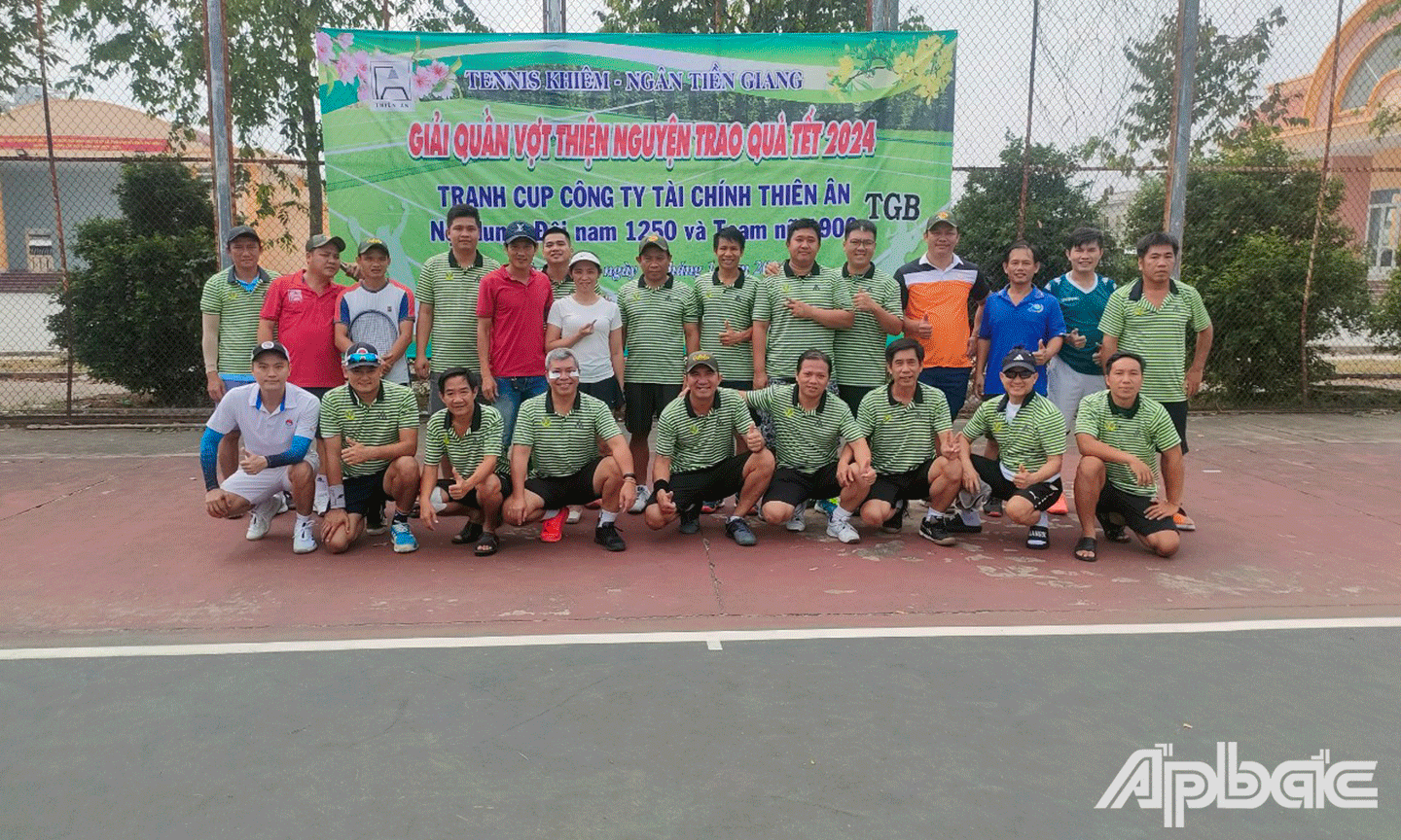 Vận động viên tham gia Giải tennis thiện nguyện trao quà Tết năm 2024