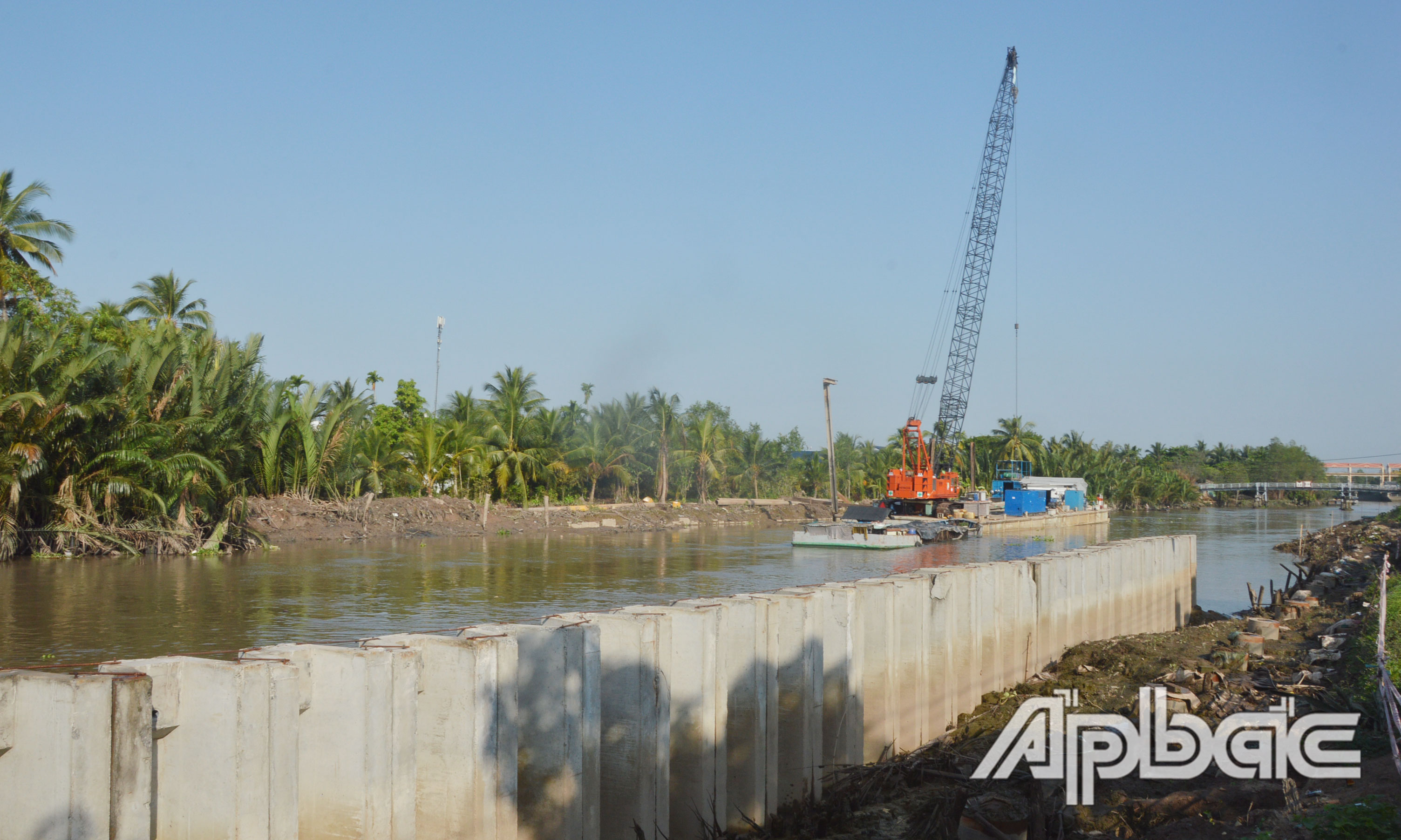 Dự án đang triển khai 2 gói thầu xây lắp đầu tuyến.