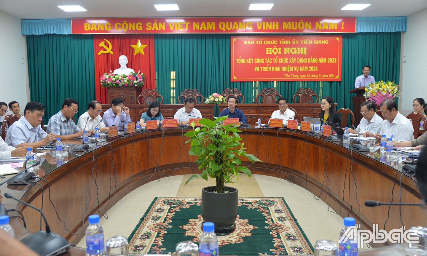 Đại biểu dự Hội nghị tổng kết công tác tổ chức xây dựng Đảng năm 2023 và triển khai nhiệm vụ năm 2024.