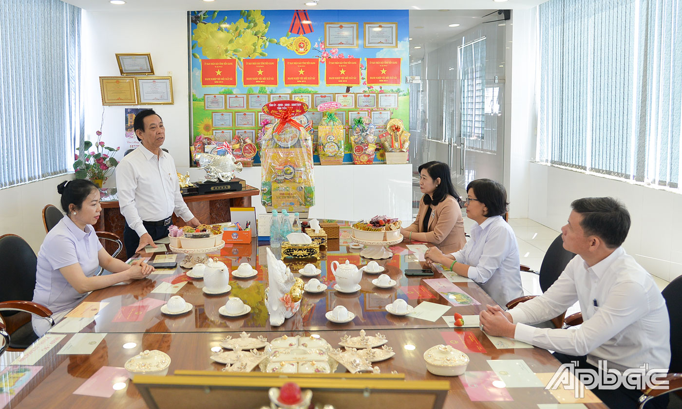 Ông Nguyễn Tấn Thanh, Tổng Giám đốc Công ty TNHH Sản xuất - Thương mại - Dịch vụ Hoan Vinh thông tin về tình hình hoạt động sản xuất, kinh doanh của công ty.