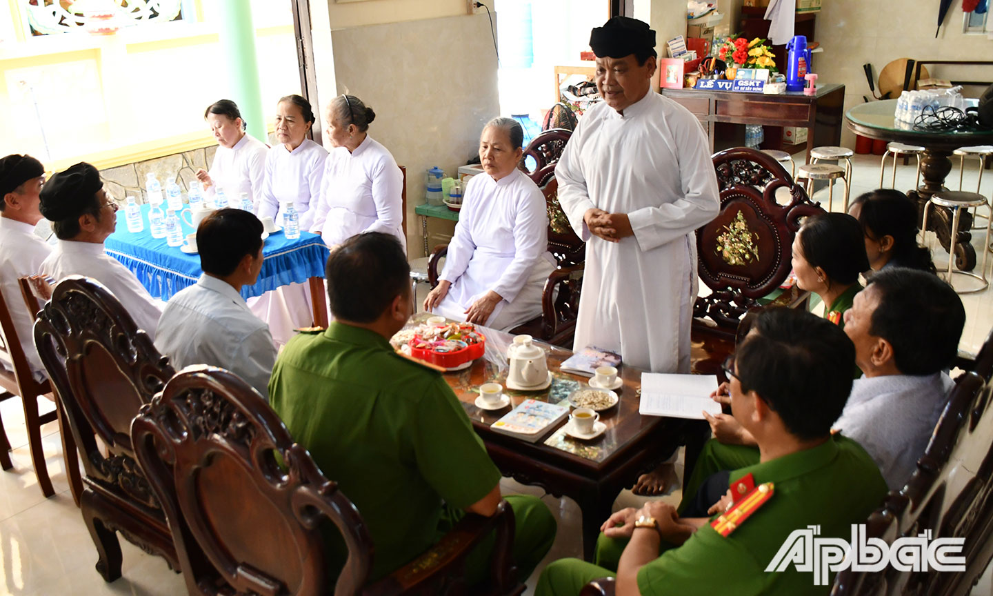 Một cuộc họp của Ban Điều hành mô hình “Họ đạo Cao Đài Tây Ninh phường 4 tham gia  giữ gìn ANTT”.                                                                                                                            Ảnh: Đặng Thanh