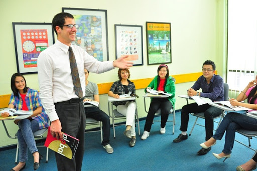 Bộ GD&ĐT chính thức ban hành Chương trình đào tạo cho người nước ngoài dạy tiếng Anh.