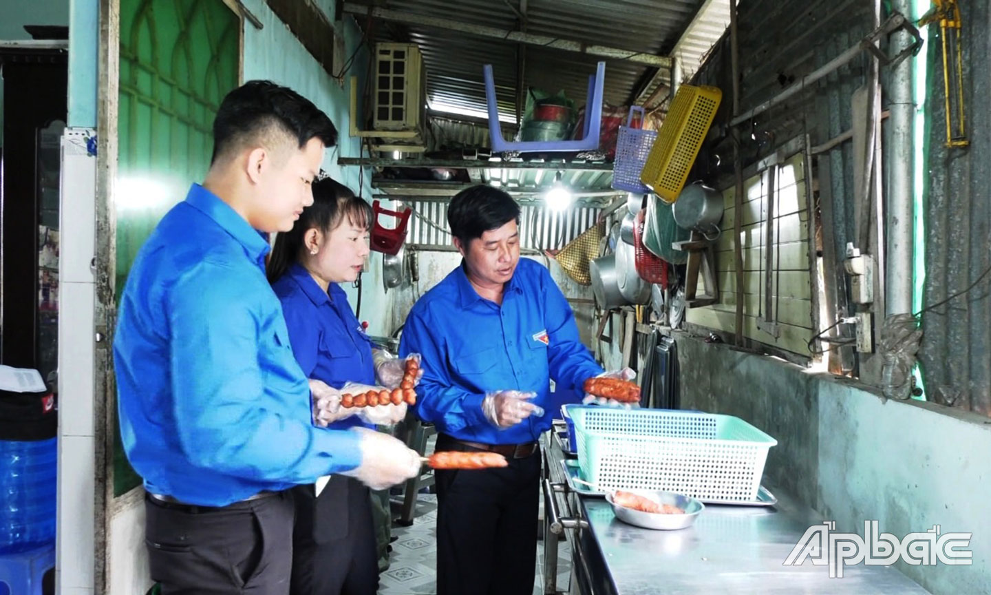 Cán bộ