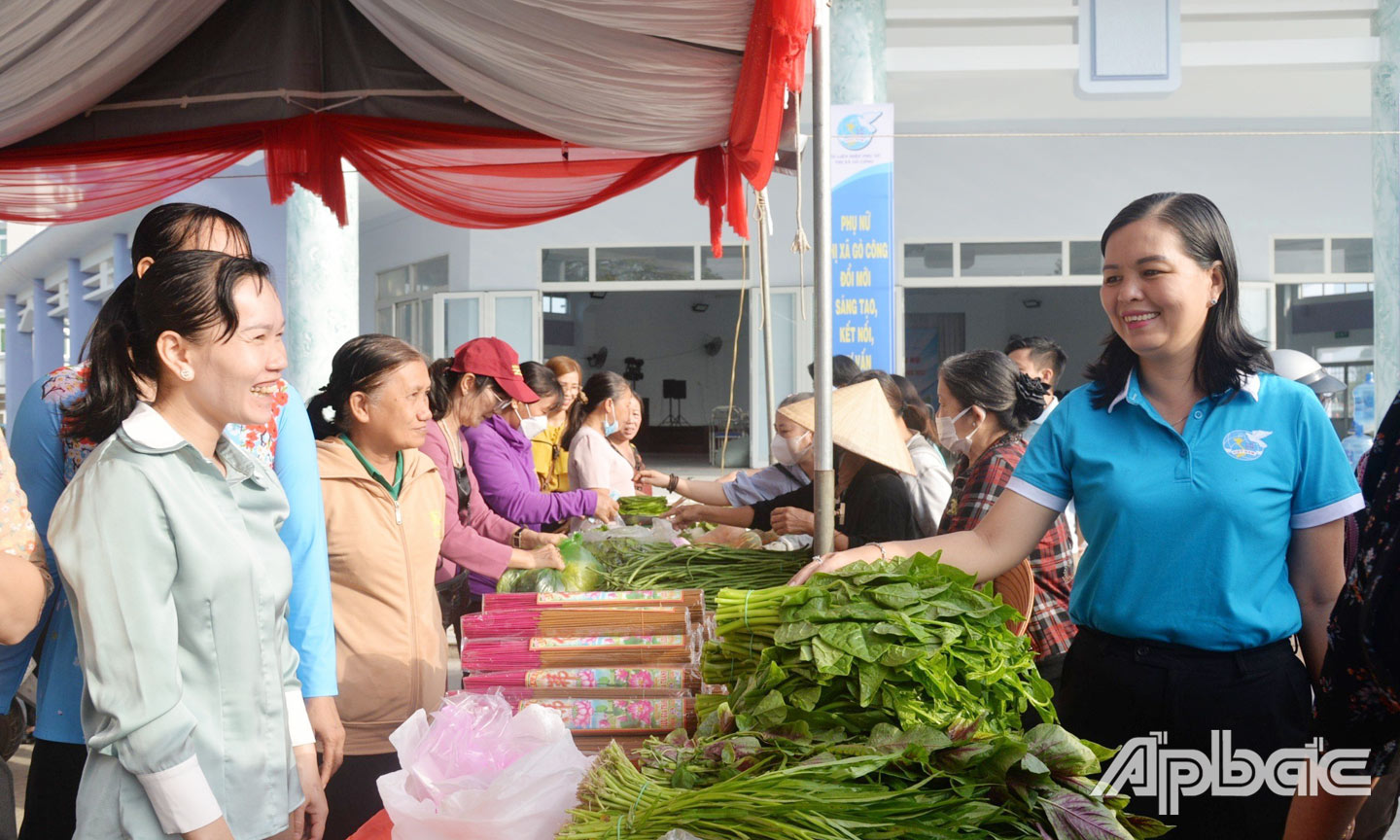 Nhiều phụ nữ tham gia Ngày hội Phụ nữ khởi nghiệp tại TX. Gò Công.