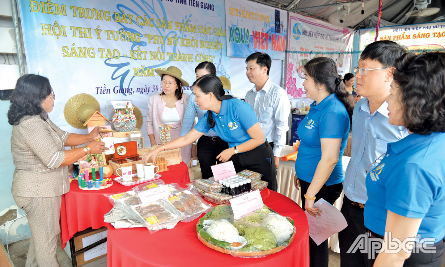 Tiền Giang ngày càng có nhiều phụ nữ tham gia vào sản xuất, phát triển kinh tế, đóng góp sản phẩ cho xã hội.