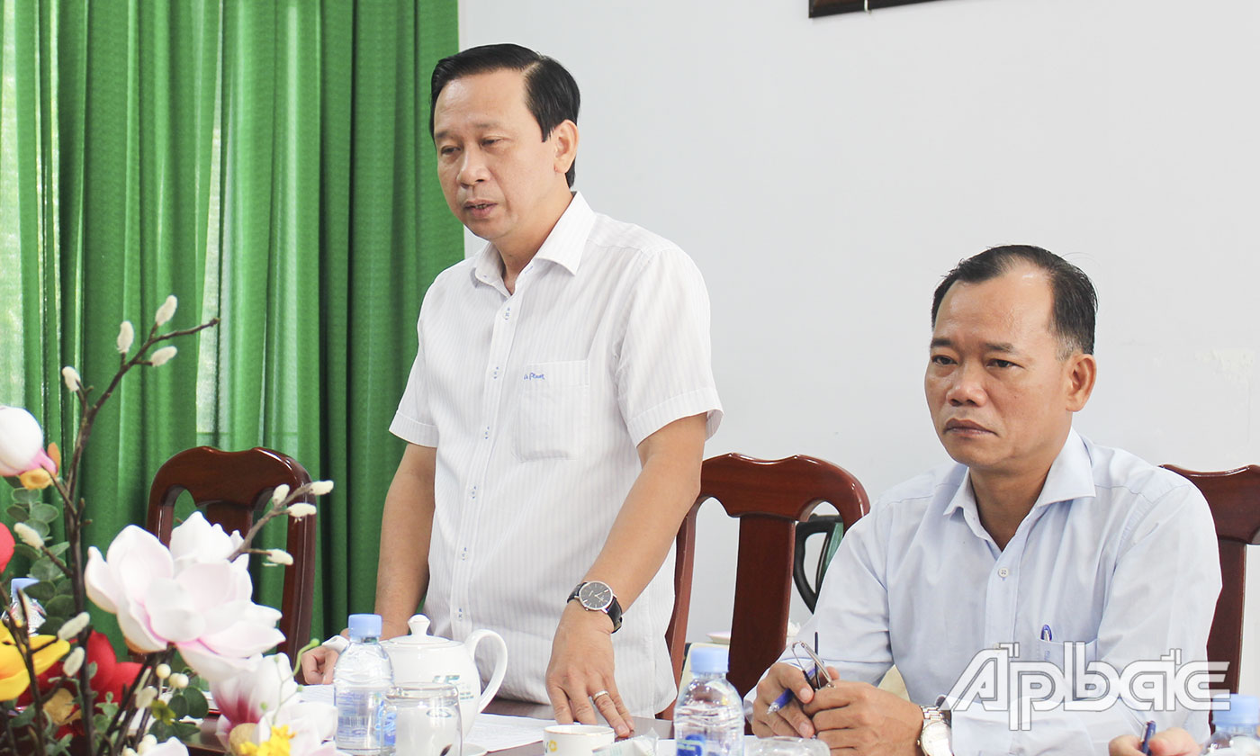 Đồng chí Nguyễn Như Ý, Phó Trưởng Ban Nội chính Tỉnh ủy phát biểu tại buổi họp. 