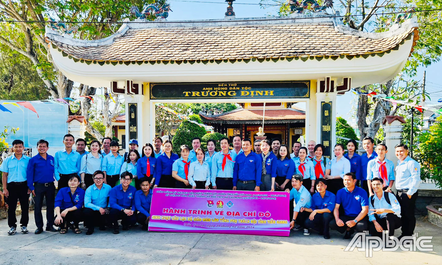 Tỉnh đoàn tổ chức hành trình về địa chỉ đỏ tại Đền thờ Anh hùng dân tộc Trương Định, xã Gia Thuận, huyện Gò Công Đông.