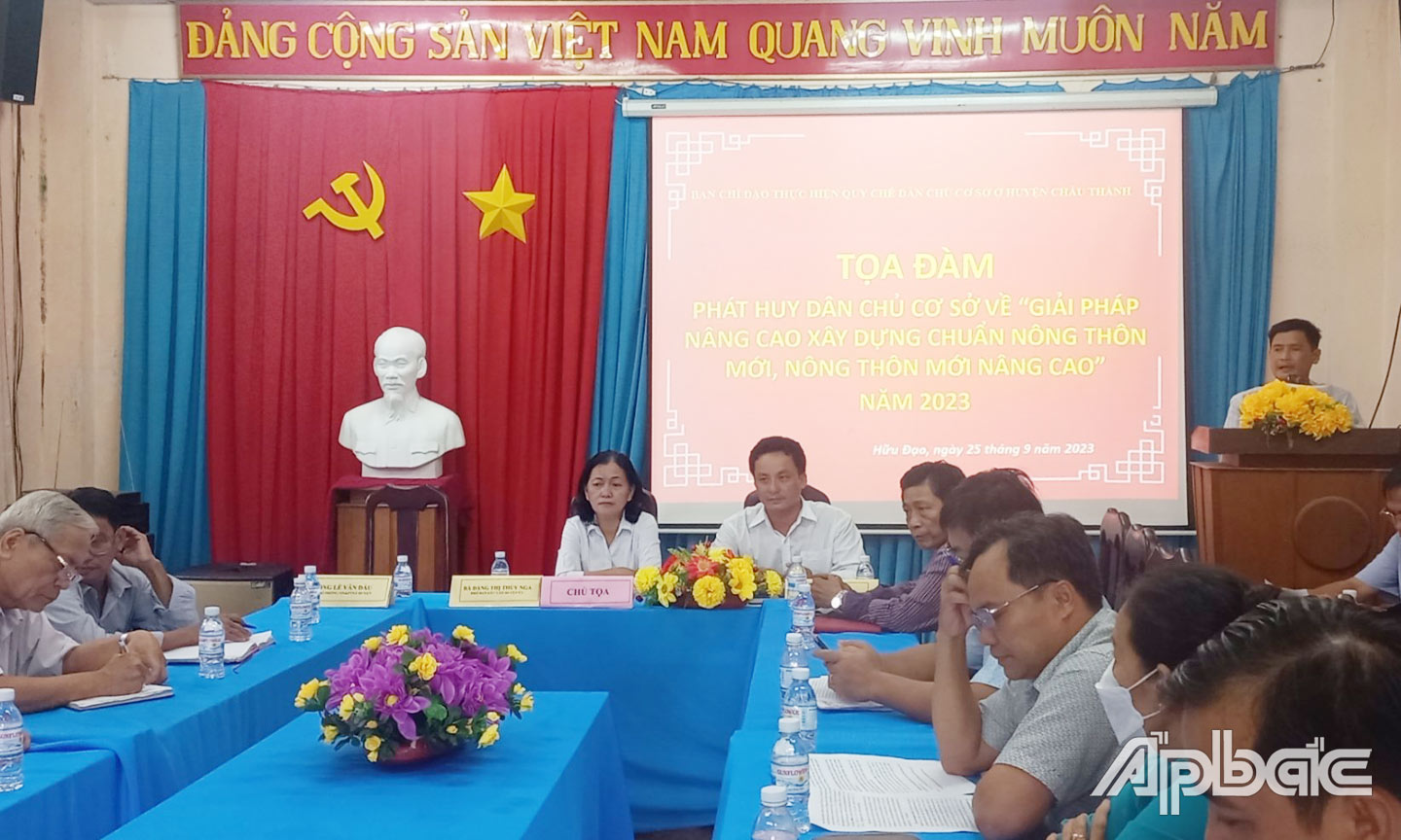 Tọa đàm phát huy dân chủ cơ sở -  nâng cao xây dựng nông thôn mới, nông thôn mới nâng cao tại xã Hữu Đạo; 
