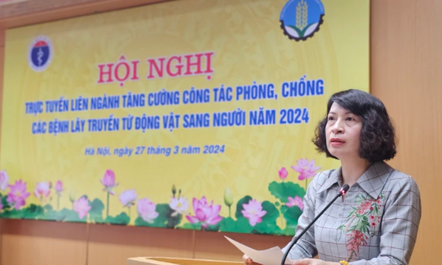 Thứ trưởng Y tế Nguyễn Thị Liên Hương phát biểu tại hội nghị.