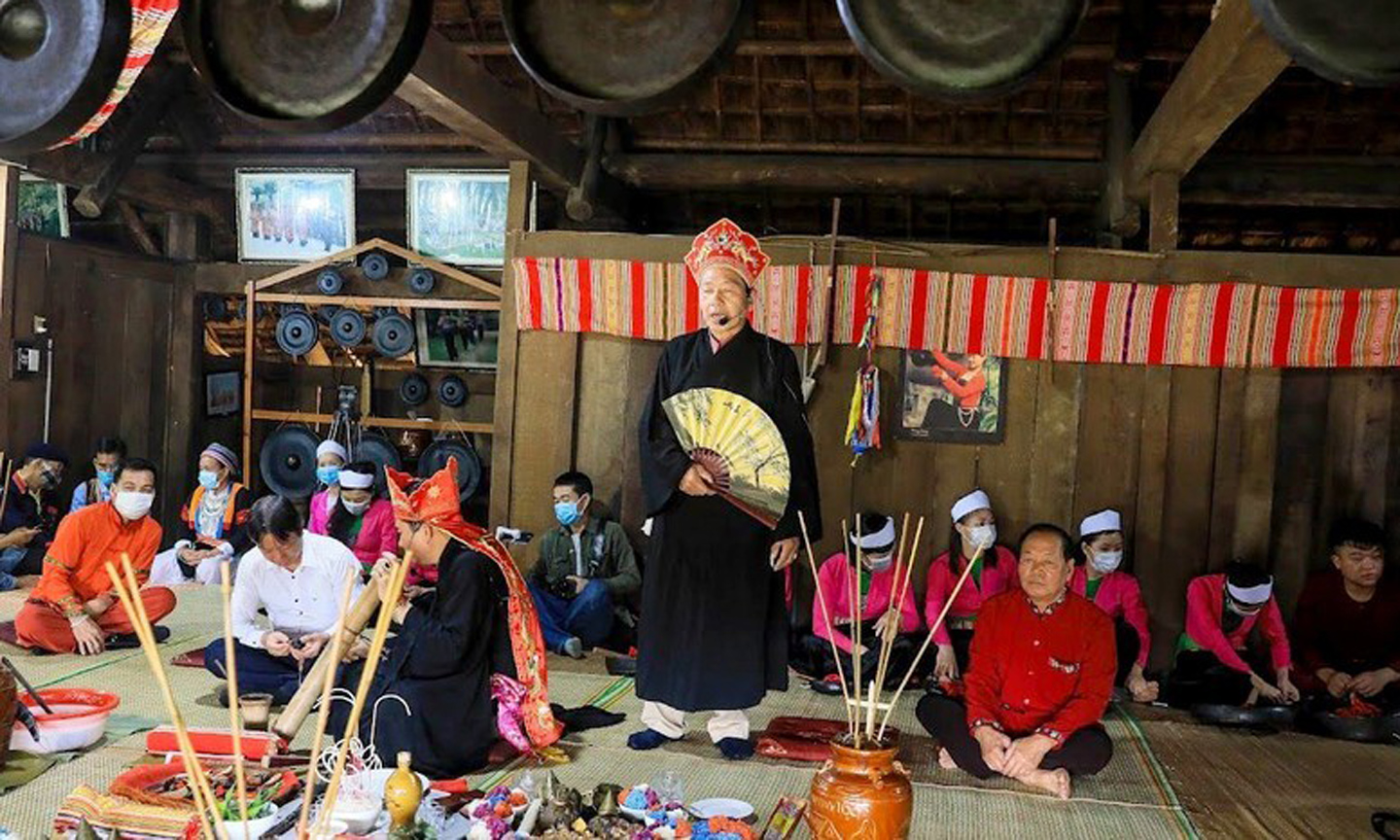 ABO/NDO- Deputy Prime Minister Tran Hong Ha has agreed on the Ministry of Culture, Sports and Tourism (MCST)’s proposal on the submission of dossiers on Mo Muong folk rites and the art of ‘Cheo’ folk singing to seek UNESCO recognition.