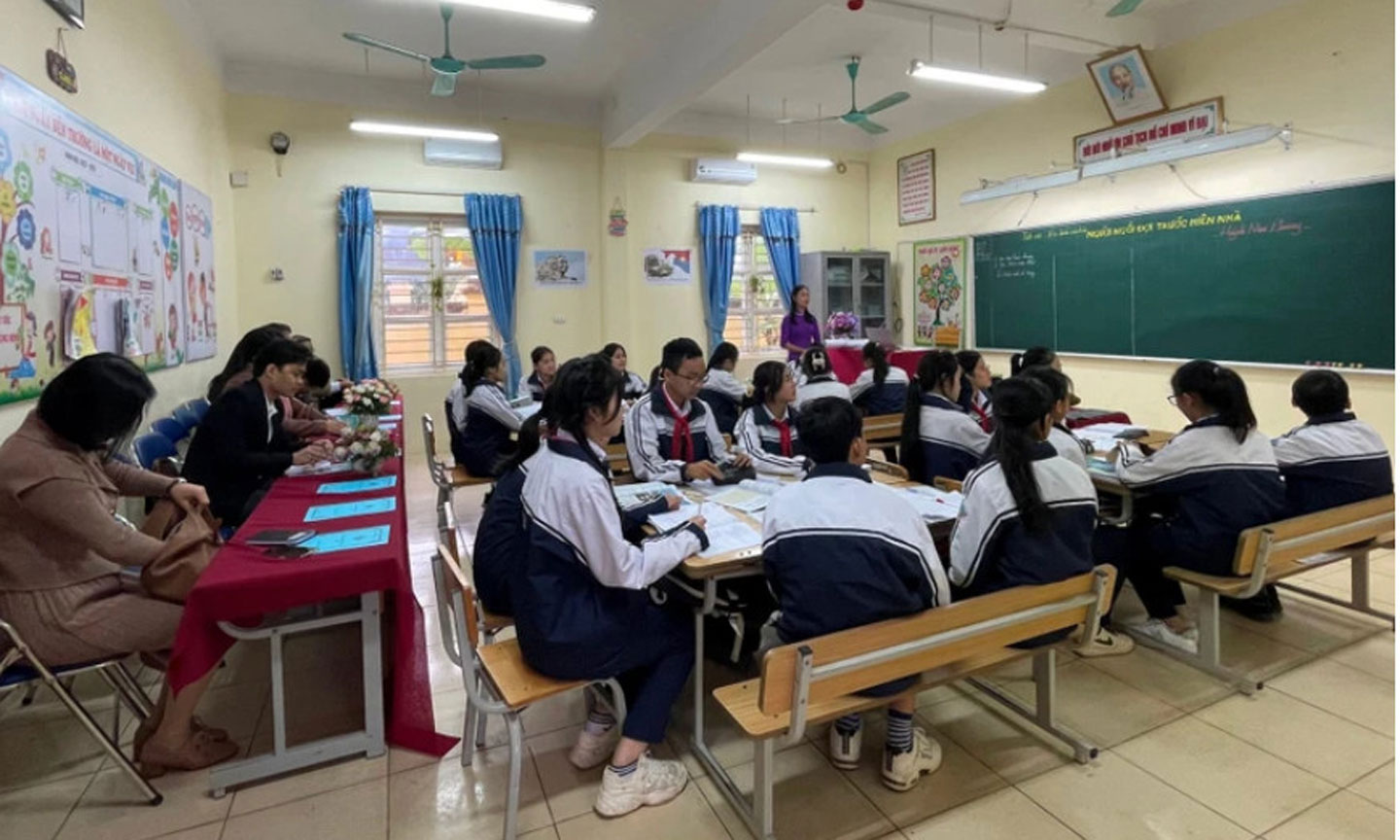 Một tiết học thử nghiệm sách giáo khoa mới cấp Trung học cơ sở ở huyện Ba Vì (Hà Nội).