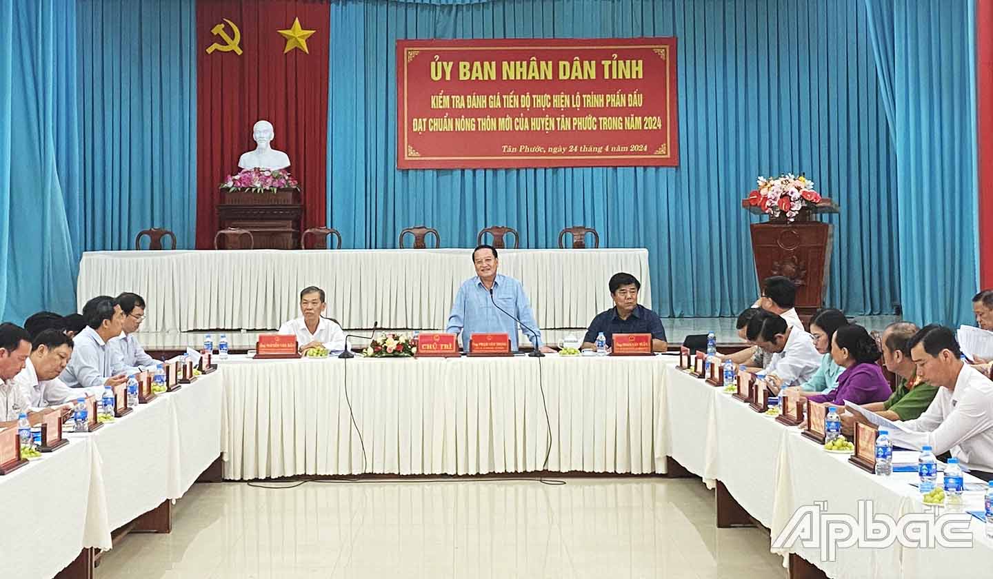 Kiểm tra tiến độ xây dựng huyện đạt chuẩn nông thôn mới tại huyện Tân Phước