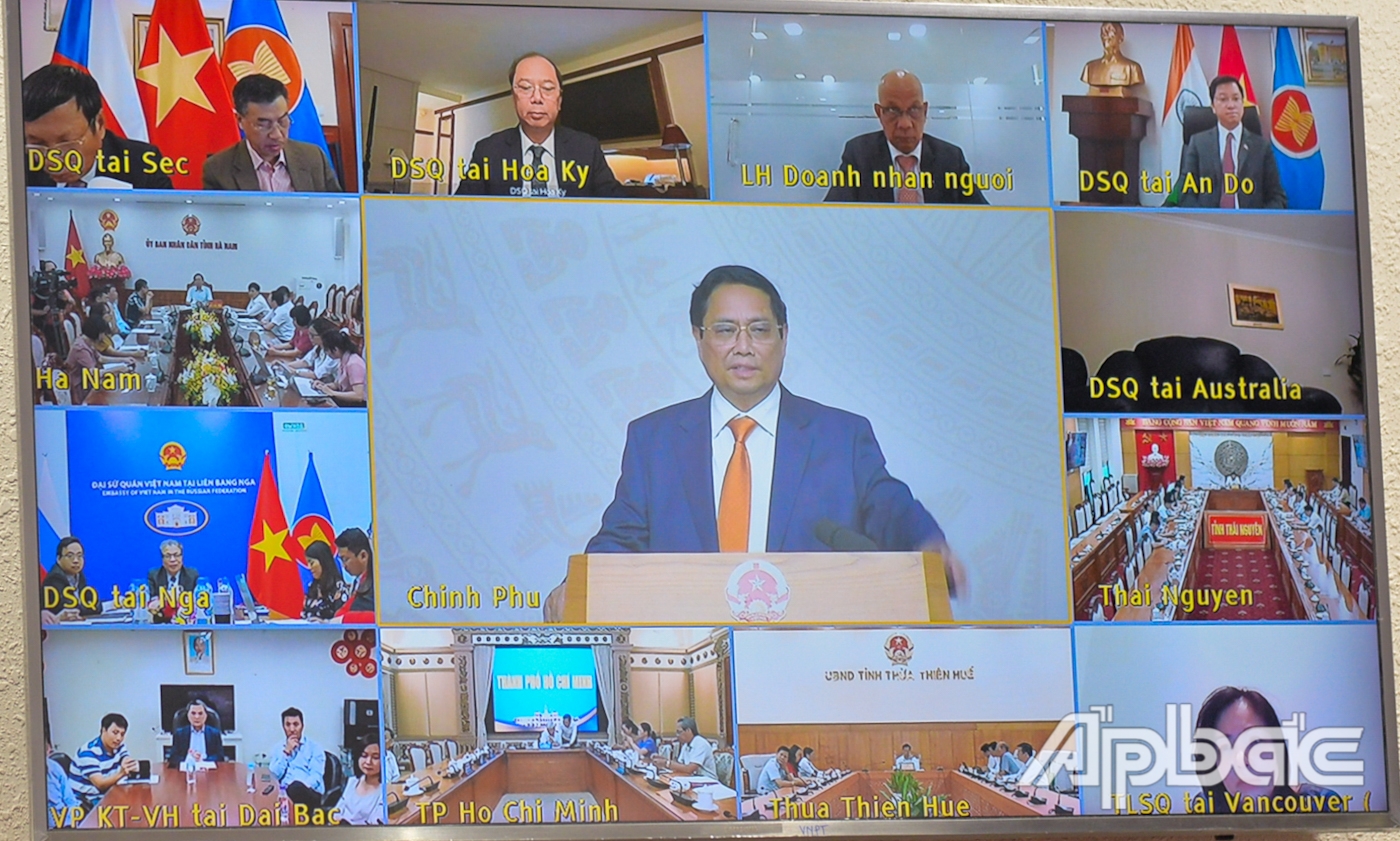 Thủ tướng Chính phủ phát biểu tại điểm cầu trung tâm. Ảnh chụp từ màn hình trực tuyến.