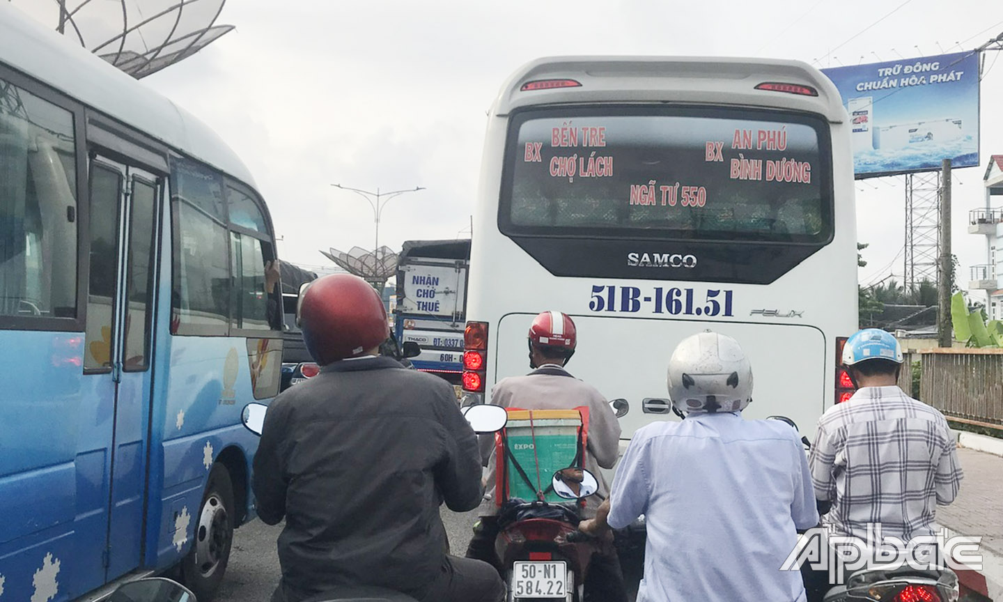 Nhiều người dân ý kiến do tăng số giây tại chốt giao đèn khiến các phương tiện ùn ứ kéo dài vào giờ cao điểm.