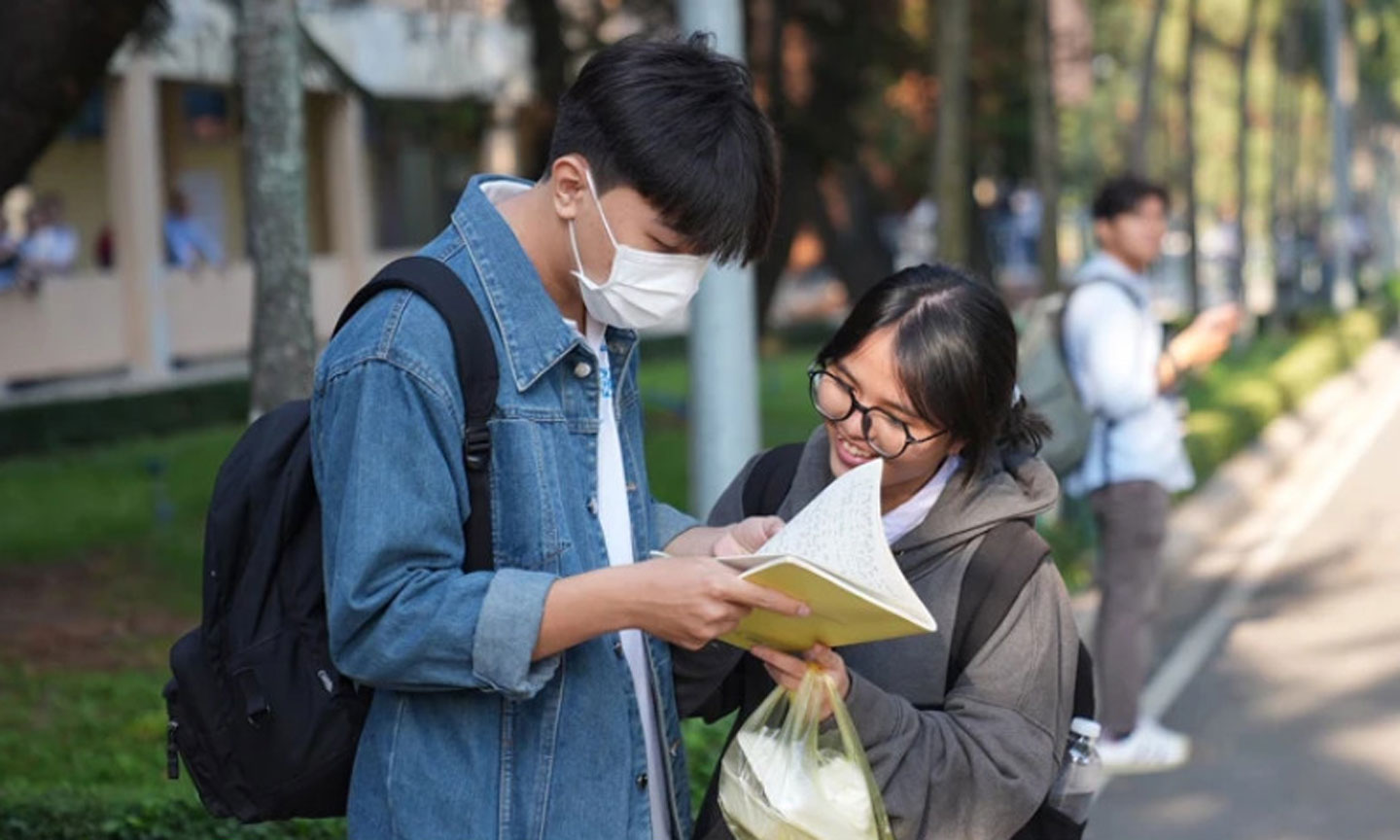 Thí sinh tham gia kỳ thi đánh giá năng lực đợt 1 năm 2024 .