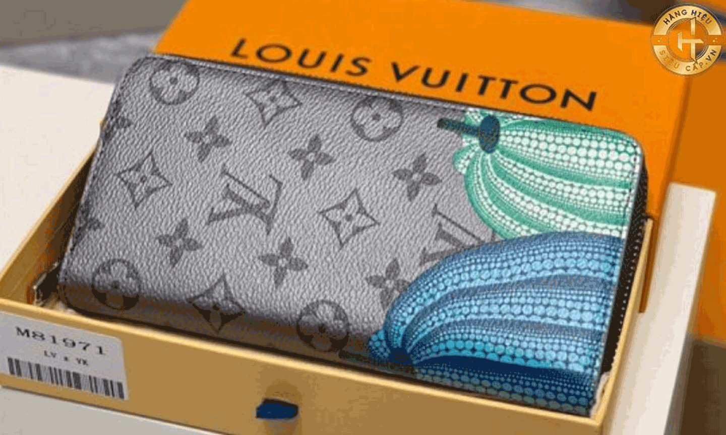   Thiết kế của ví Louis Vuitton luôn độc đáo, mang đến sự sang trọng và phong cách.