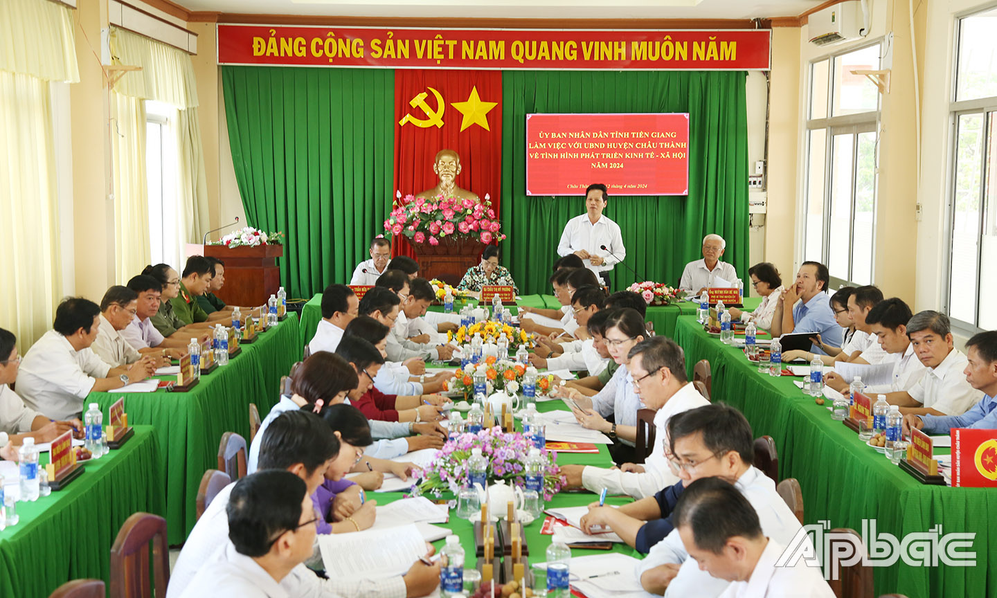 Quang cảnh buổi làm việc.