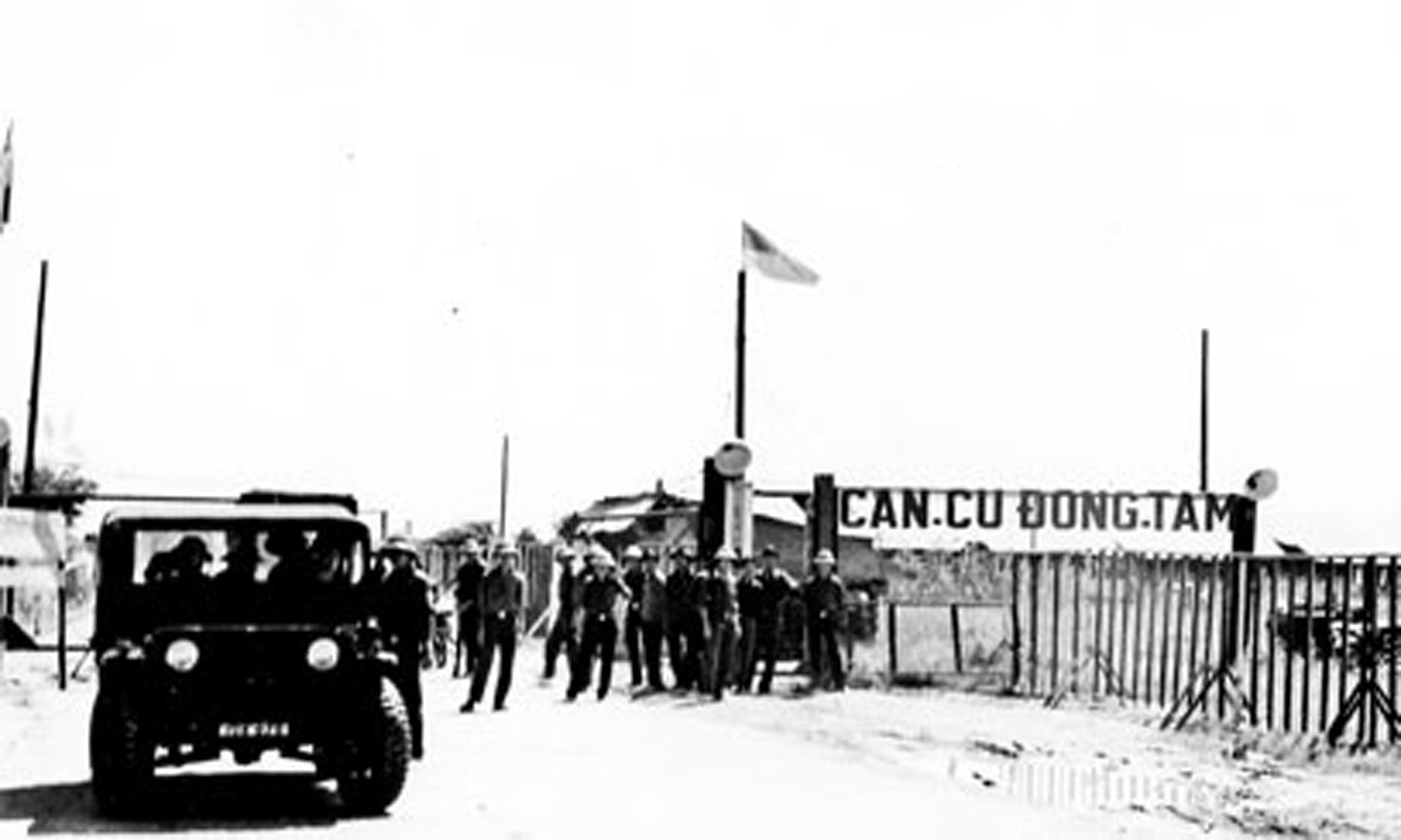  Quân giải phóng làm chủ “Căn cứ Đồng Tâm” ngày 30-4-1975.                                                                                 Ảnh: Tư liệu 