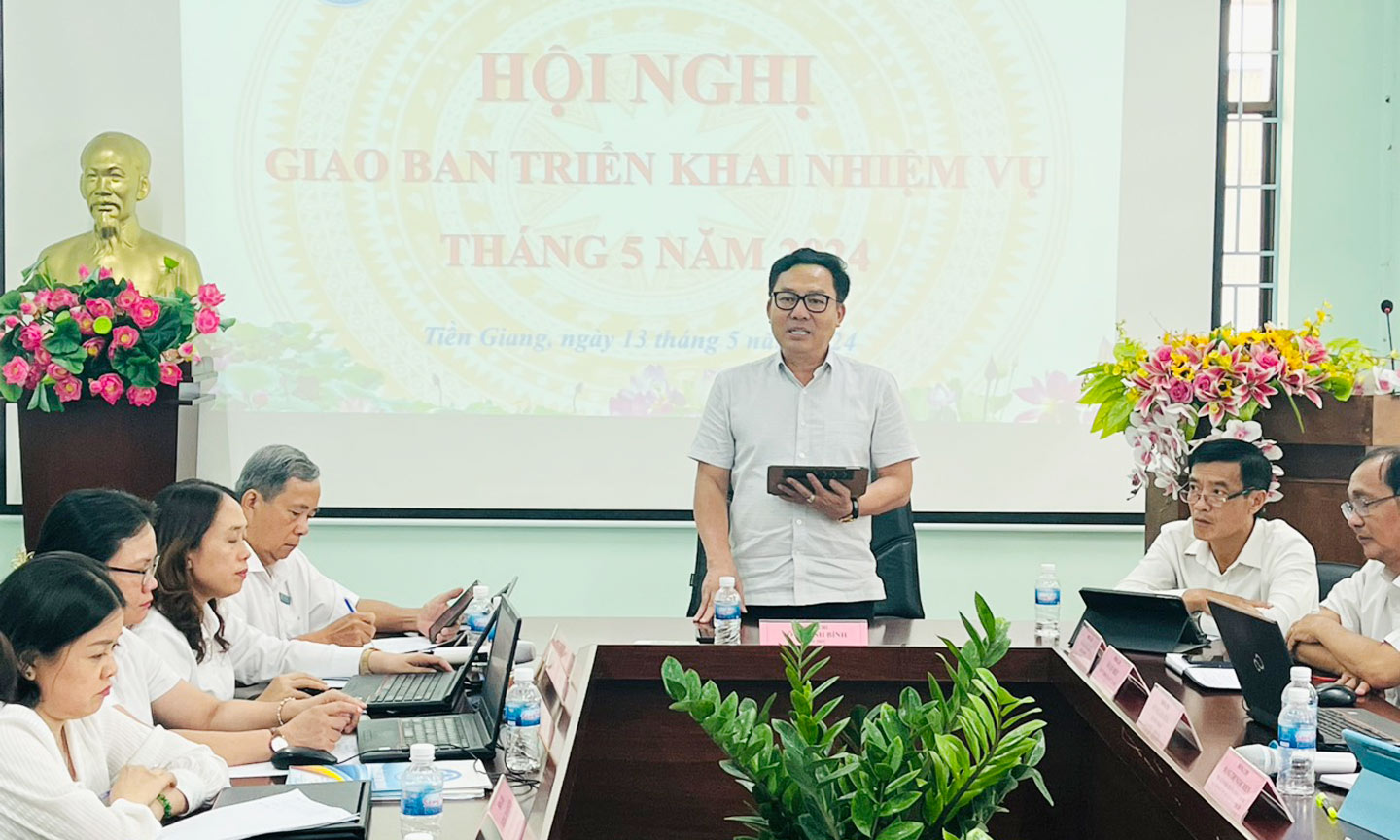 Đồng chí Võ Khánh Bình phát biểu chỉ đạo tại hội nghị.