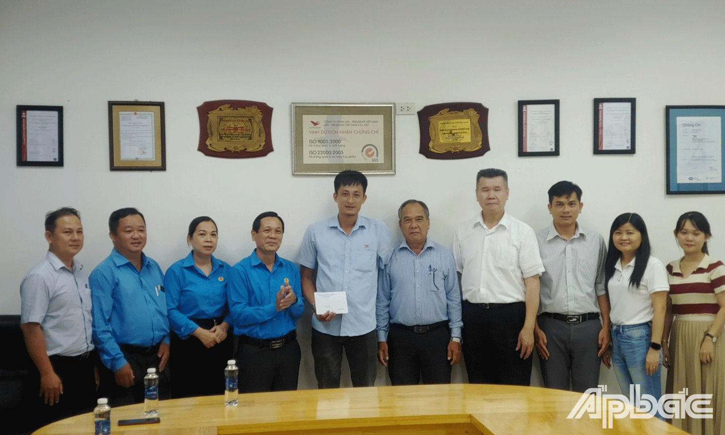 Đoàn đến thăm công nhân bị tai nạn lao động tại Công ty TNHH Uni President Việt Nam 