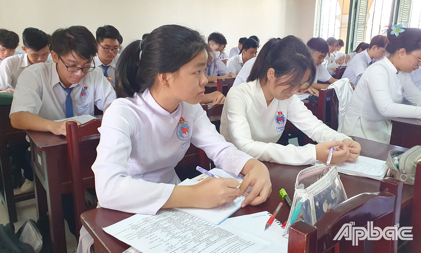 Học sinh lớp 12 Trường THPT Nguyễn Đình Chiểu (TP. Mỹ Tho) ôn thi tốt nghiệp THPT năm 2024. 