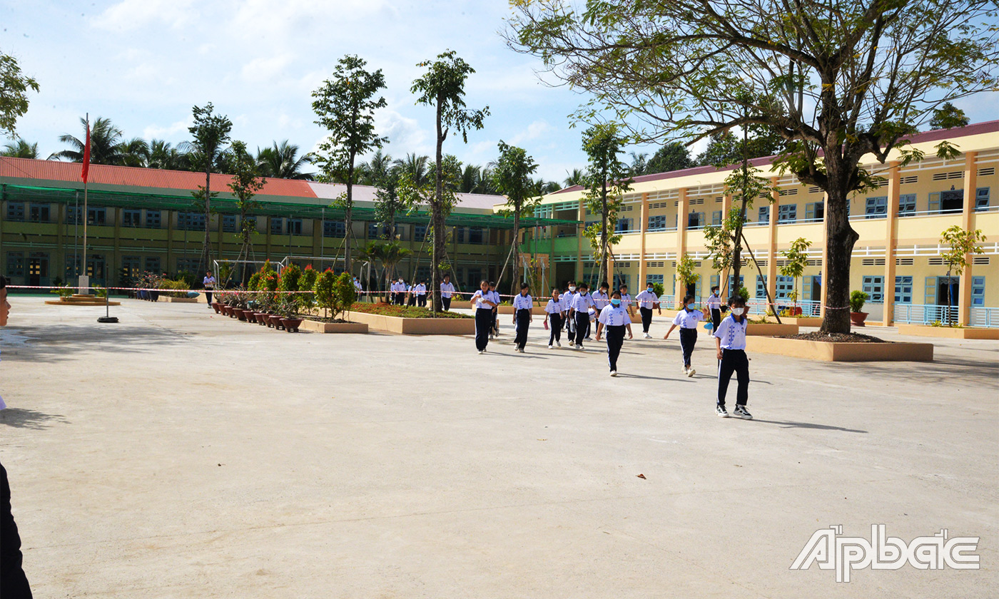 Các lĩnh vực giáo dục, y tế, văn hóa... được quan tâm đầu tư ngày càng đồng bộ