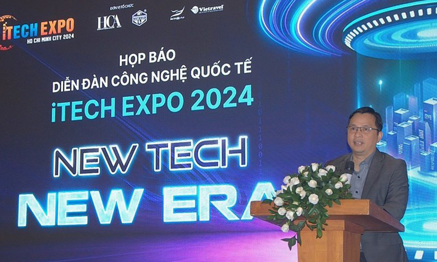 Lam Nguyen Hai Long, Chairman of the Ho Chi Minh City Computer Association speaks at the press conference (Photo: congthuong.vn).