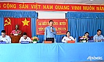 Đại biểu HĐND tỉnh Tiền Giang và huyện Tân Phú Đông tiếp xúc cử tri xã Phú Tân