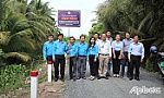 Huyện Chợ Gạo:  Gắn biển công trình cấp tỉnh chào mừng 95 năm Ngày thành lập Công đoàn Việt Nam