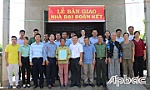 Câu lạc bộ Doanh nhân Tiền Giang tại TP. Hồ Chí Minh trao nhà đại đoàn kết