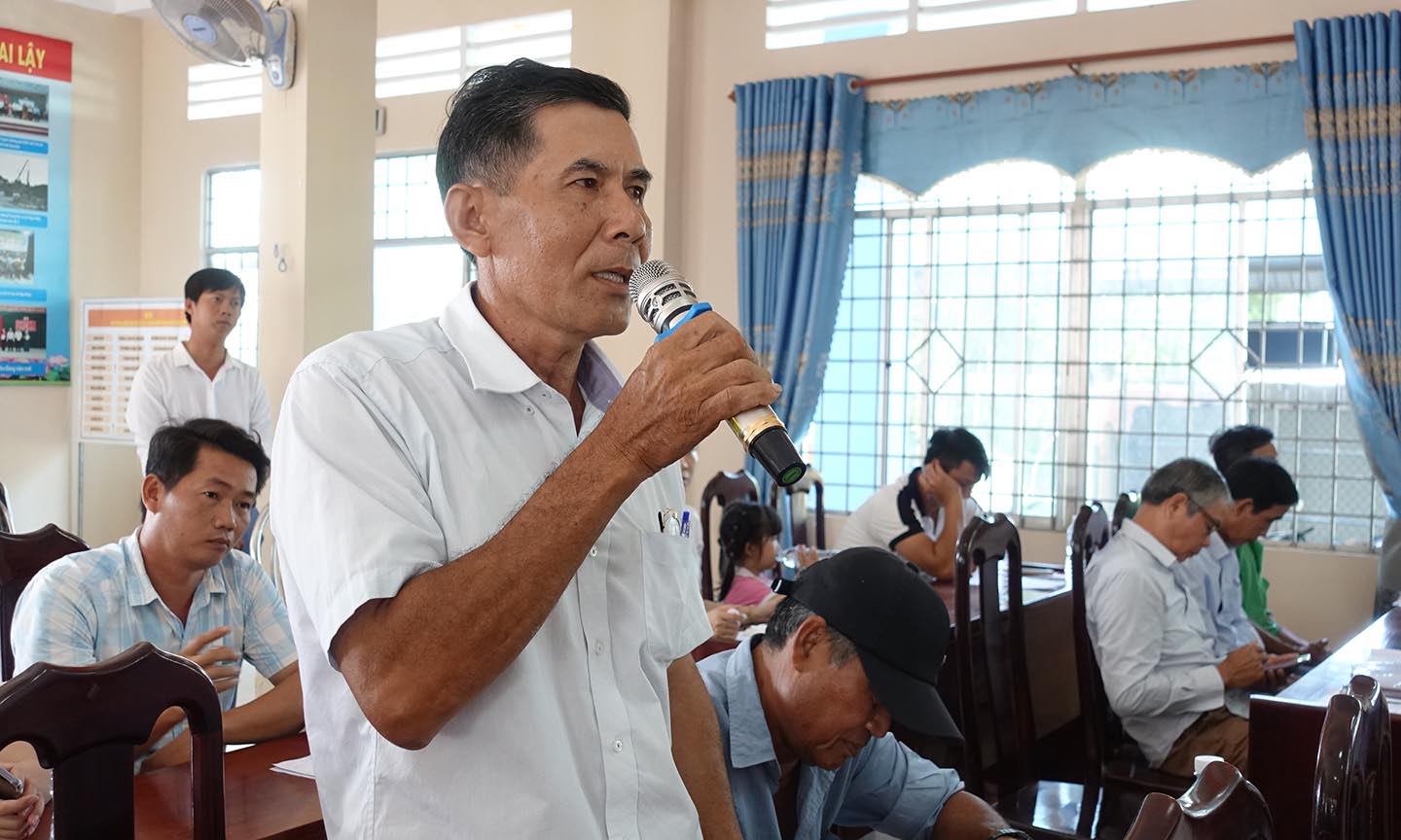 Lãnh đạo UBND huyện Cai Lậy gặp gỡ người dân xã Ngũ Hiệp