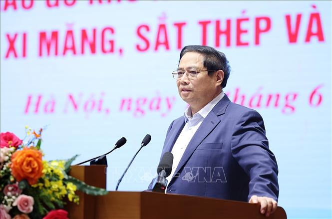 Thủ tướng Phạm Minh Chính chỉ trì Hội nghị tháo gỡ khó khăn ngành vật liệu xây dựng