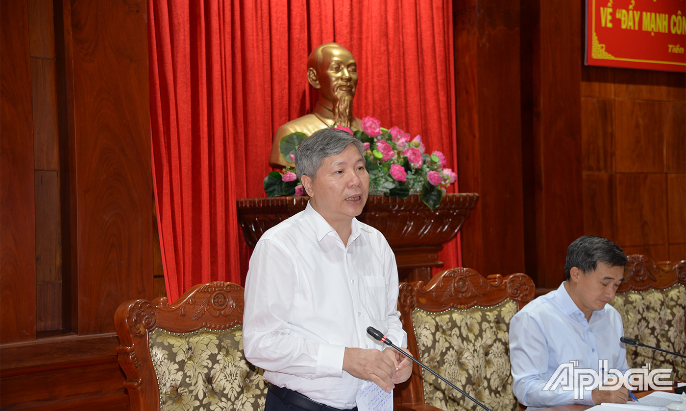 Lãnh đạo BHXH Việt Nam phát biểu tại buổi làm việc