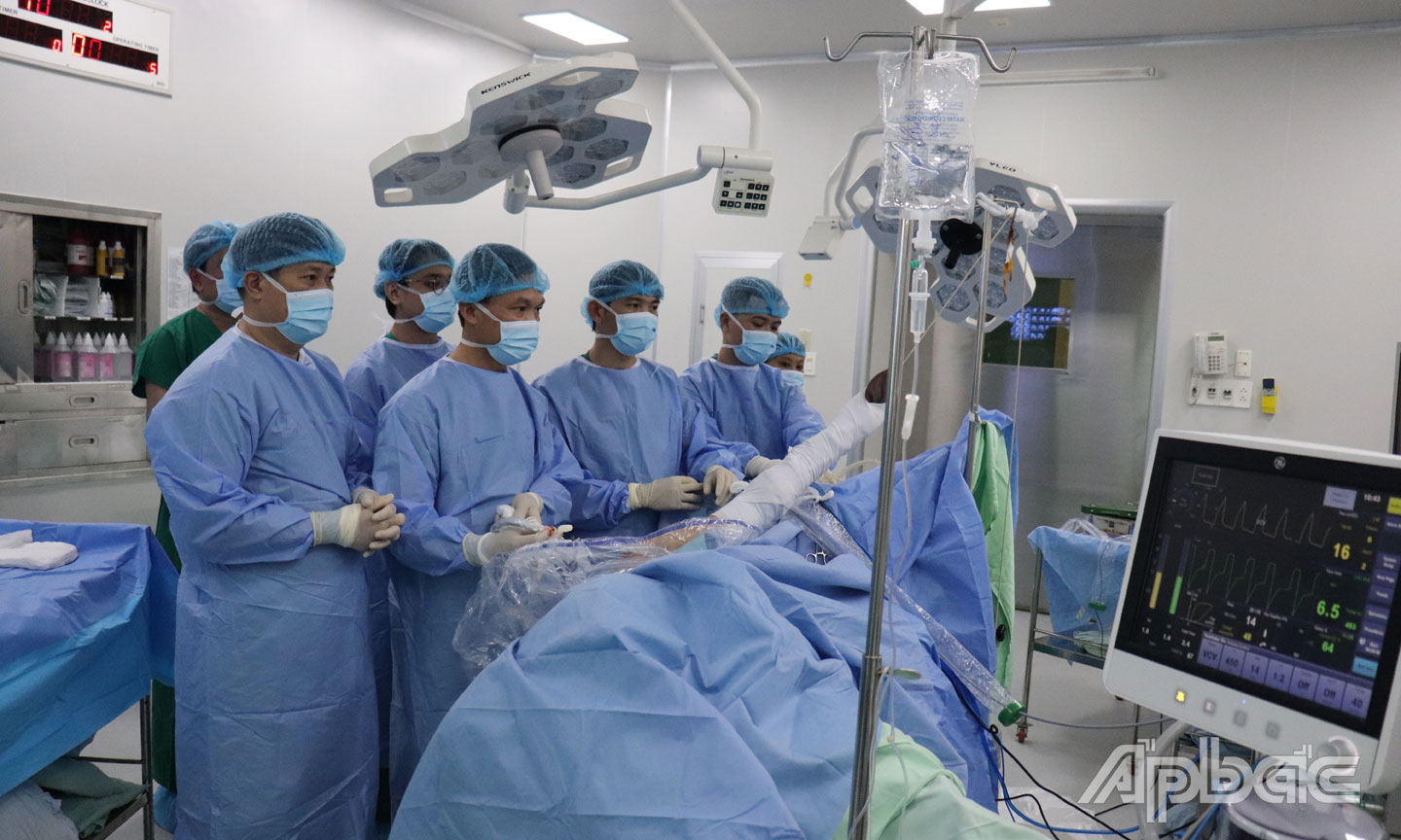 Phẫu thuật nội soi khớp vai tại Bệnh viện Quân y 120.