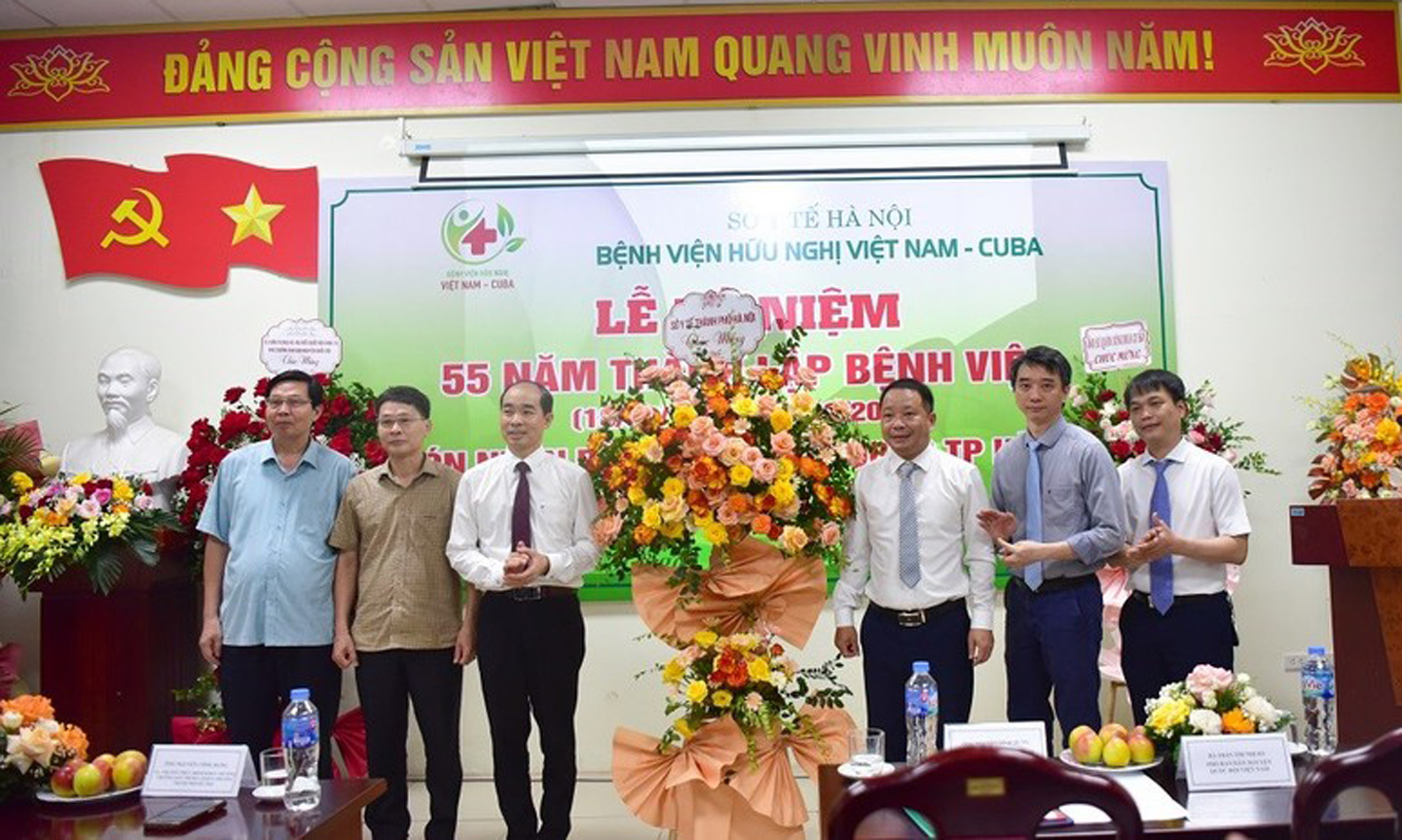 At the ceremony to mark the 55th anniversary of the Vietnam-Cuba Friendship Hospital. (Photo: phunuthudo.vn).