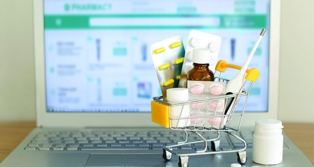 Theo một số ĐBQH, bán thuốc qua mạng gây rủi ro cho sức khỏe người dùng Ảnh: Express Pharma