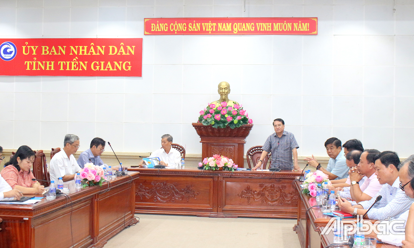 Quang cảnh cuộc họp.