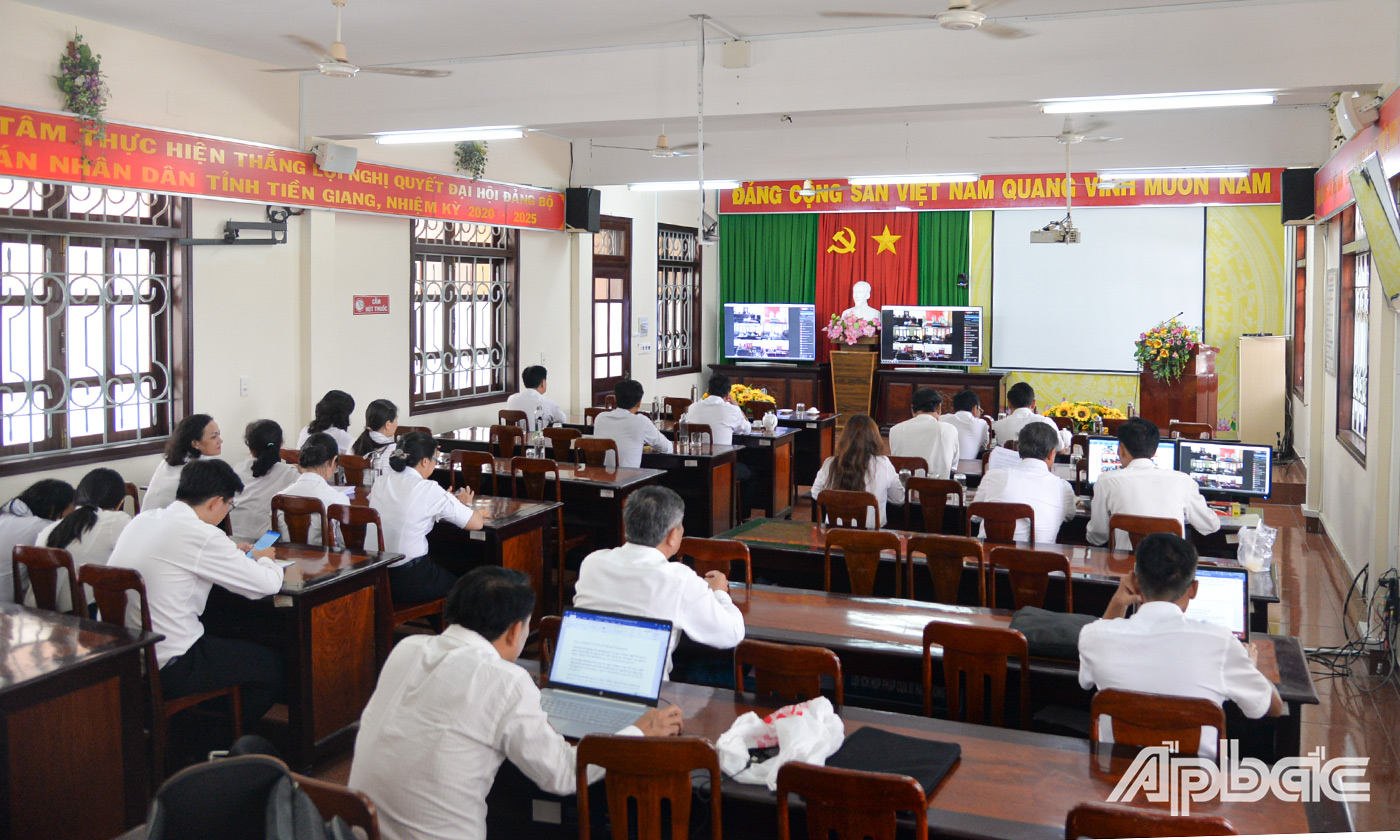 Tại điểm cầu TAND tỉnh Tiền Giang.