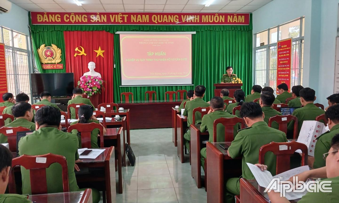 Hội tập huấn nghiệp vụ quy trình thu nhận hồ sơ Căn cước. Ảnh: Nhật Hải