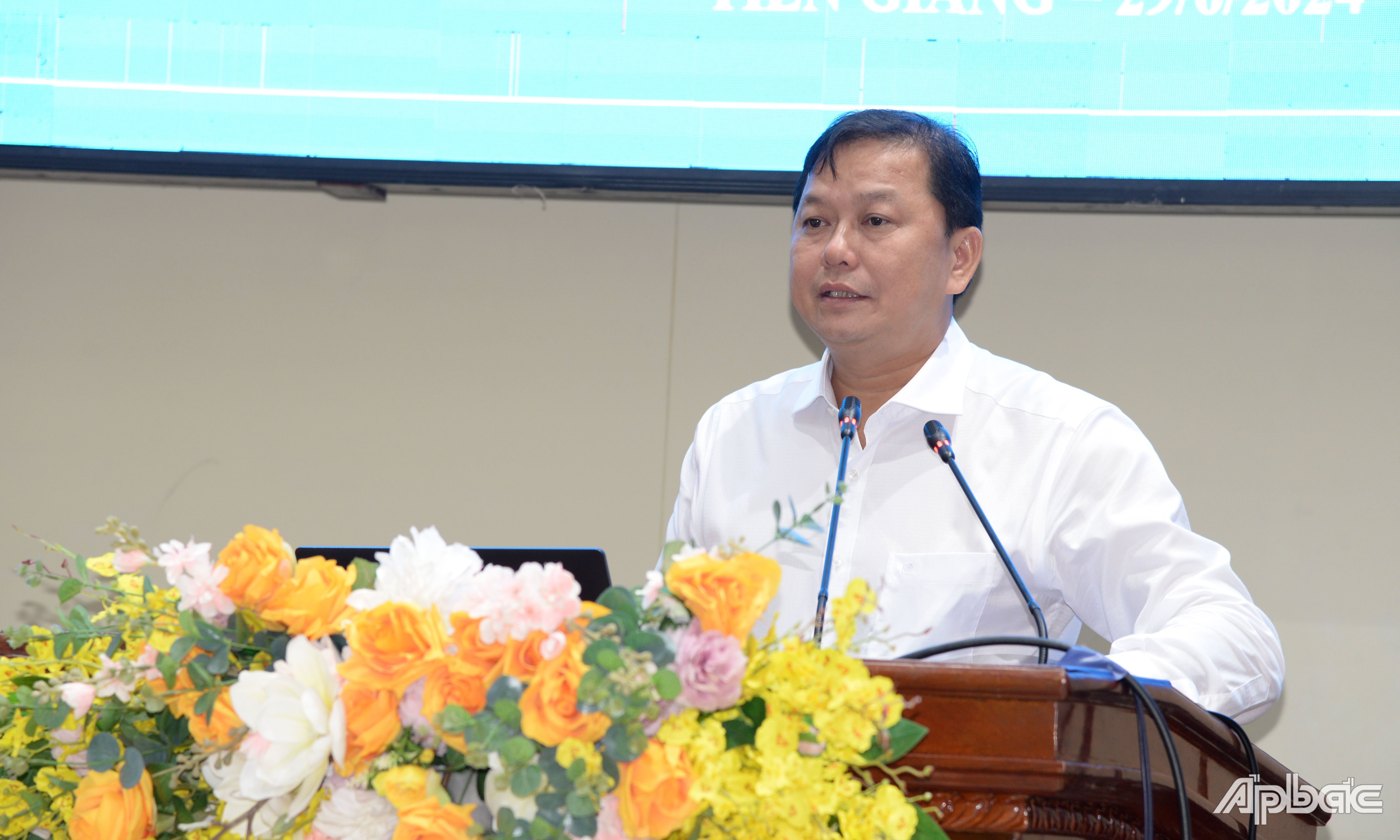 Đồng chí Nguyễn Đình Thông phát biểu tại hội thảo.